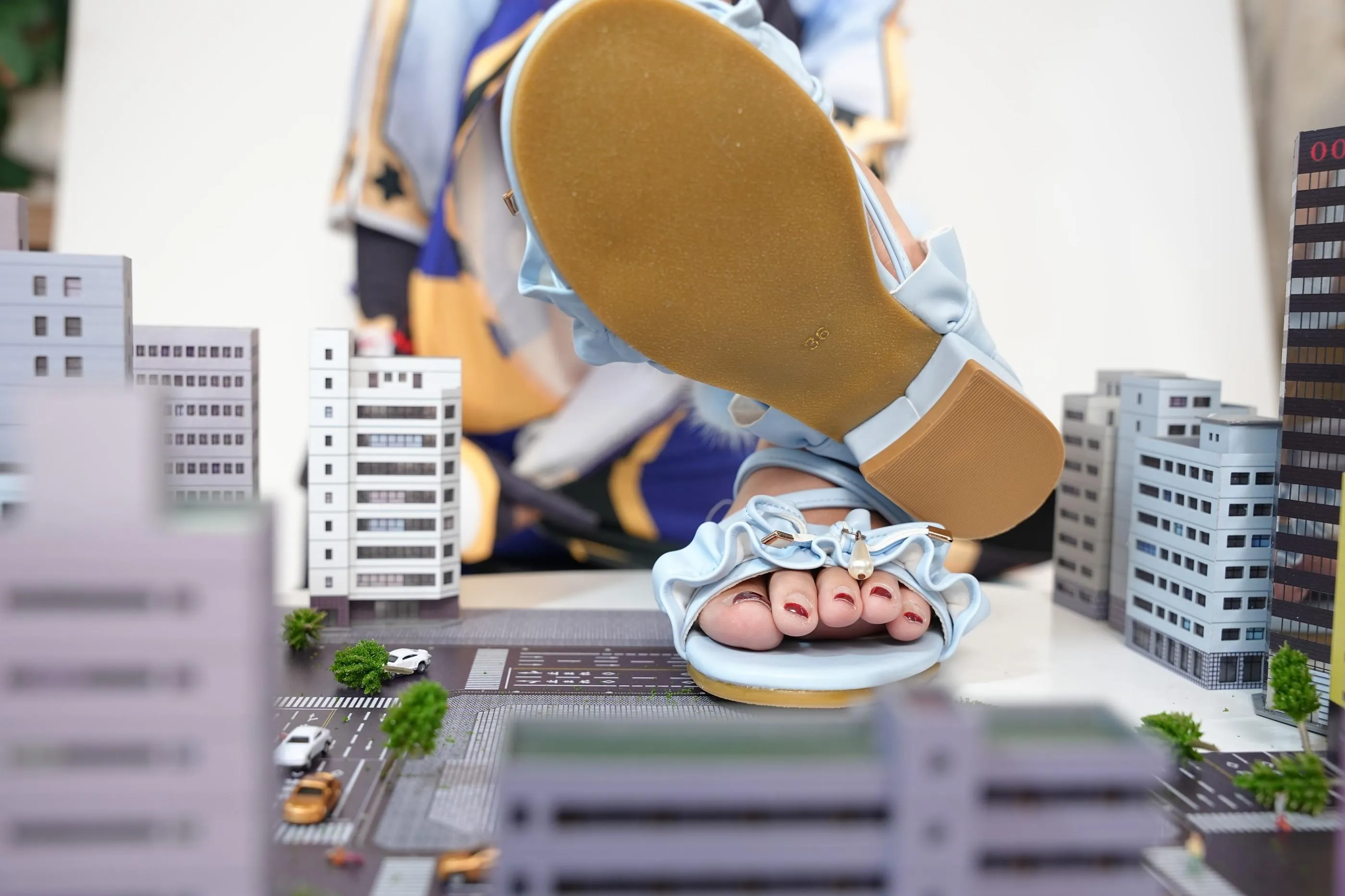 [觅芙少女]NO.092 娜娜-cos神里凌华 巨人踩踏 [204P]插图5